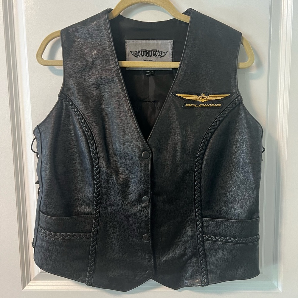 Unik Black Leather Biker Vest with Yellow Goldwing Patch